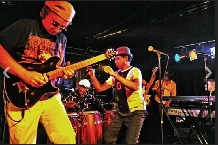 D'n Hiemel: Supernatural Plays Santana