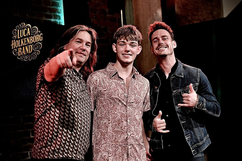 LUCA HOLKENBORG BAND opent seizoen Cantine Theater Budel Dorplein LUCA HOLKENBORG BAND opent seizoen Cantine Theater Budel Dorplein